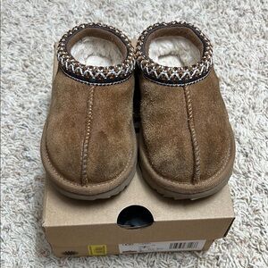 Ugg Tasman size 7